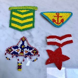 💰SOLD💰(New) Lot of 4 Vintage Fashion Multicolor Beaded Brooches Pins Anchor
